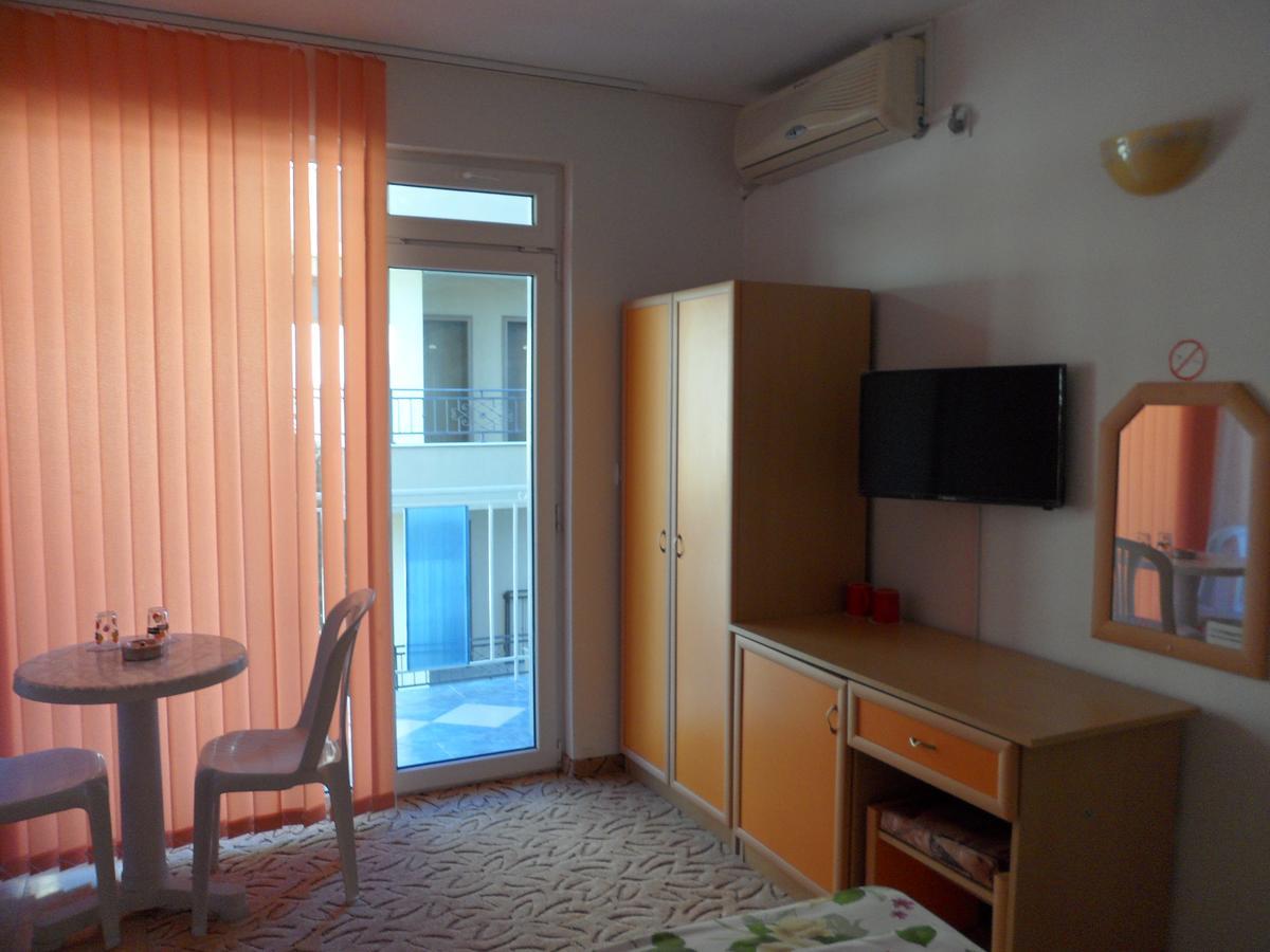 Sianie Guest House Ravda Exterior foto