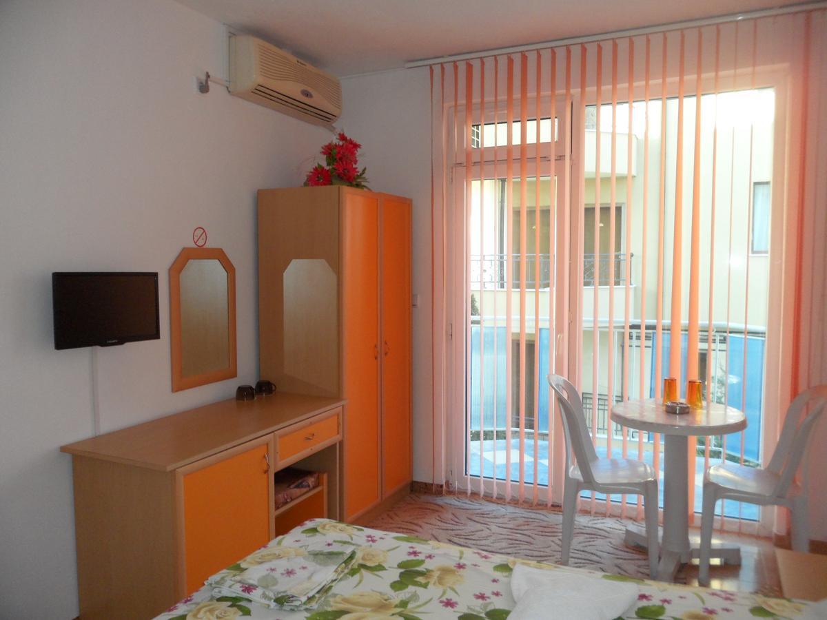 Sianie Guest House Ravda Exterior foto